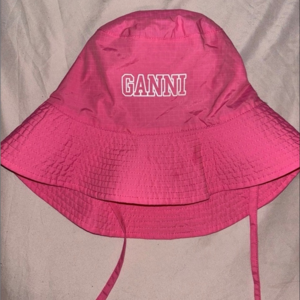 Ganni bucket hat